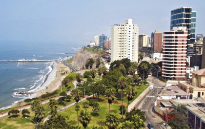 Apesar do trânsito confuso, Lima é uma cidade para ser descoberta aos poucos. Na região beira mar estão excelentes restaurantes, shoppings e um dos lugares mais bonitos da cidade, o Parque del Amor.Foto: Mcveras/Istock/Thinkstock 
