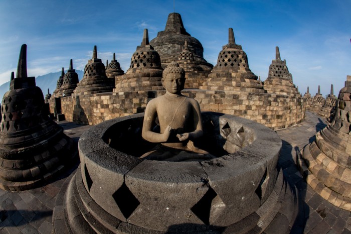 Borobudur é o maior templo budista do mundo