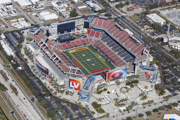 Raymond James Stadium, casa do Tampa Bay Buccaneers. Foto por iStock / 6381380