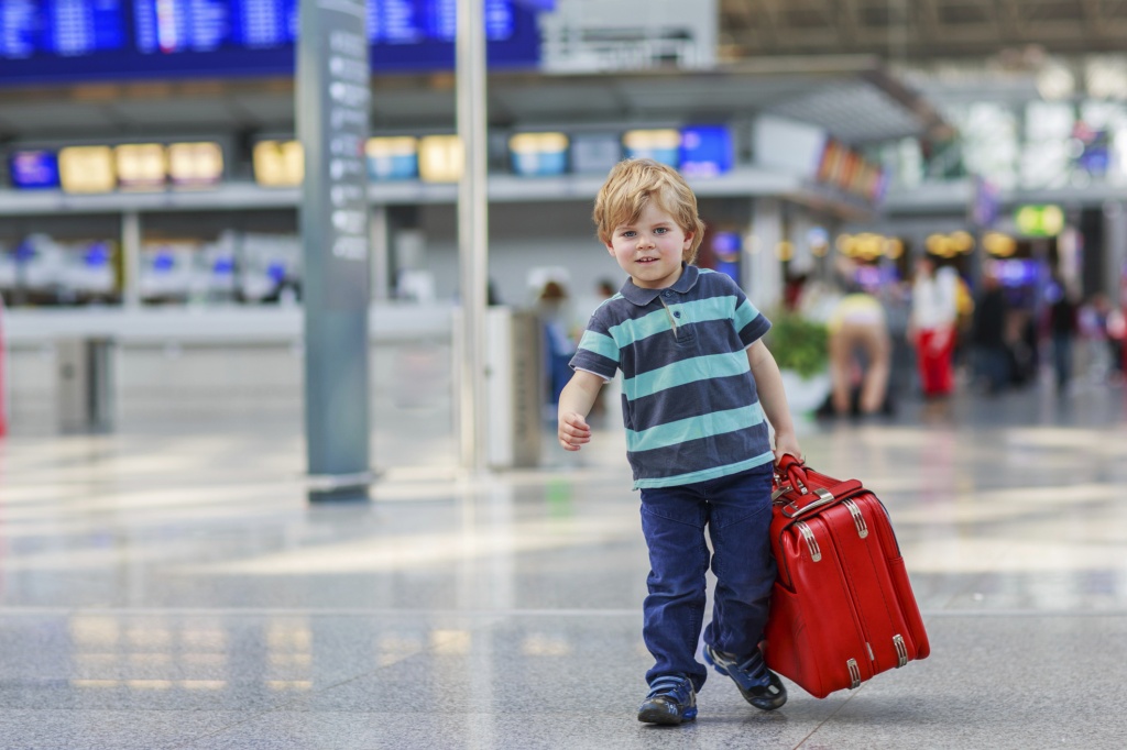 Meu filho pode viajar sozinho?
