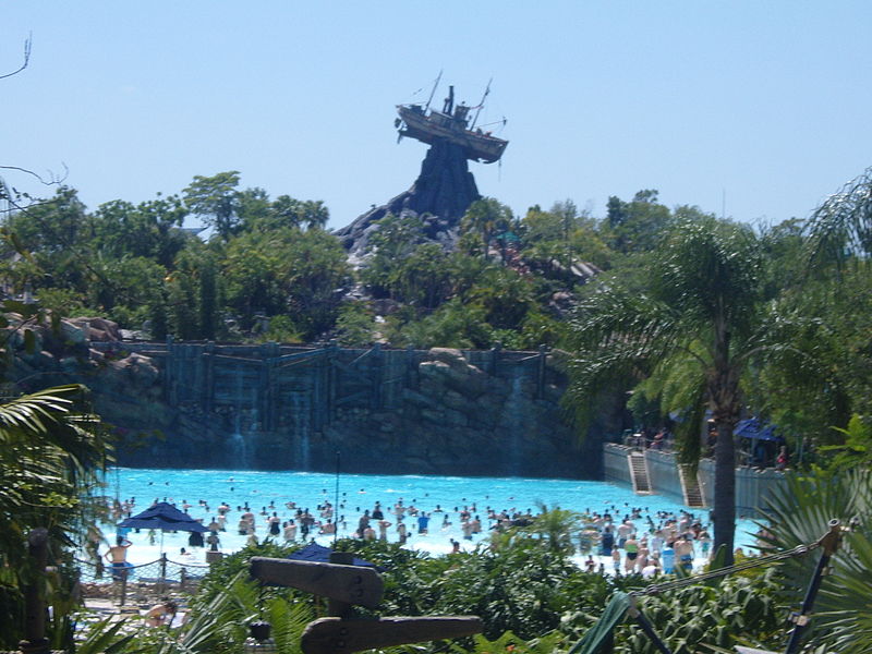 800px-WDW_Typhoon_Lagoon_Surf_Pool