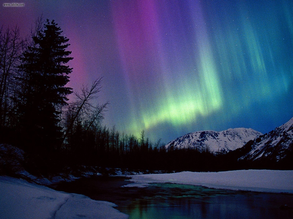 Northern_Lights_Over_Portage_River_Valley_Alaska