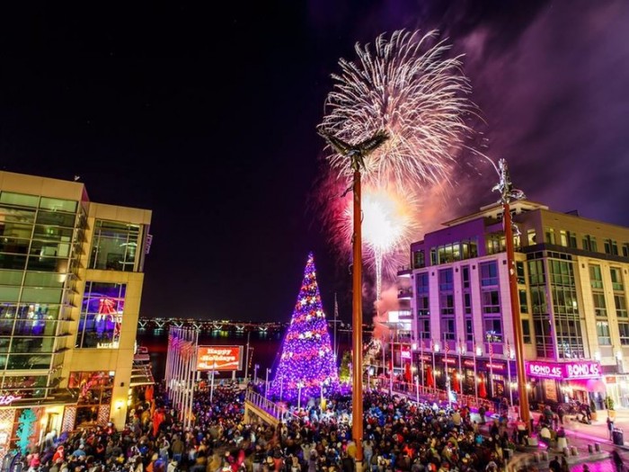 national_harbor_fireworks_and_christmas_tree_lighting_credit_national_harbor