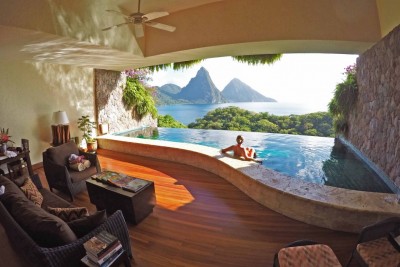 Quartos sem janelas e cortinas - Hotel Jade Mountain | Créditos: Lala Rebelo