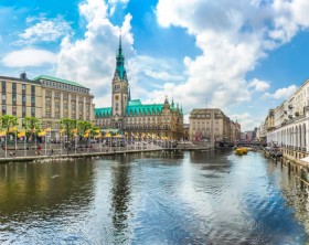 Beautiful view of Hamburg city center with town hall and Alster river, Germany