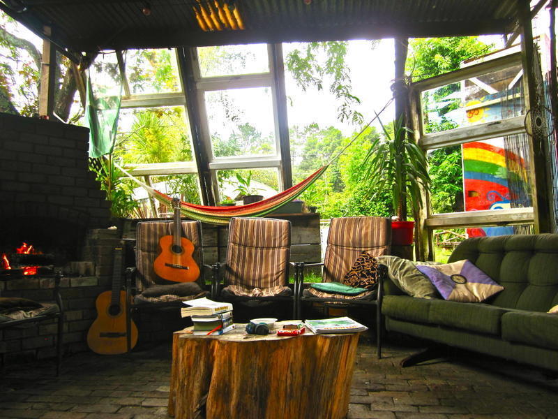 http://www.brazilian.hostelworld.com/hosteldetails.php/Fat-Cat-Travellers-Community/Auckland/59212