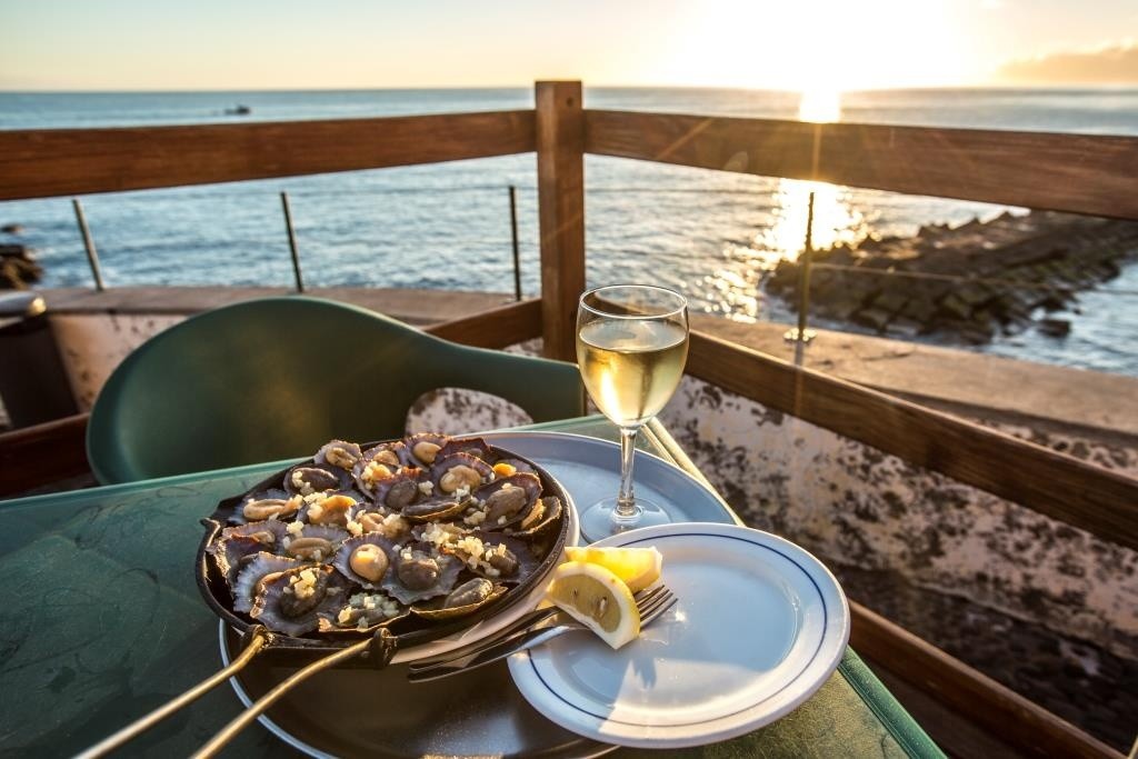 lapas-ponta-do-sol-sunset-ilha-da-madeira-credito-greg-snell