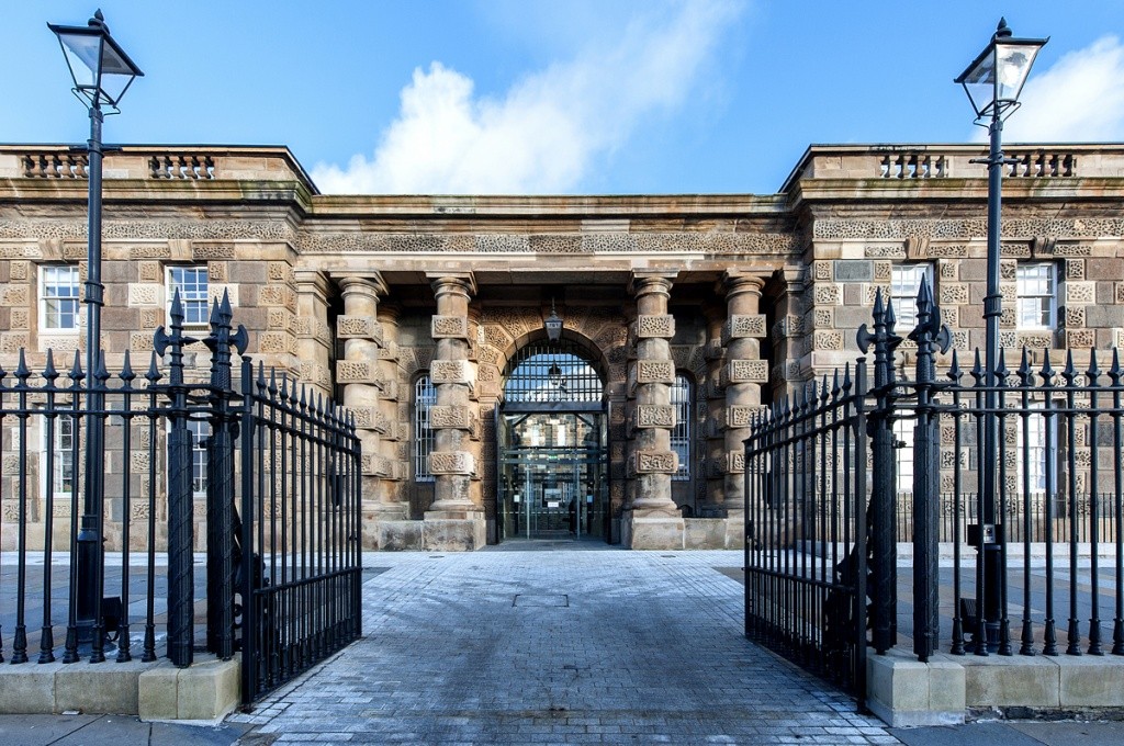 gaol_front1