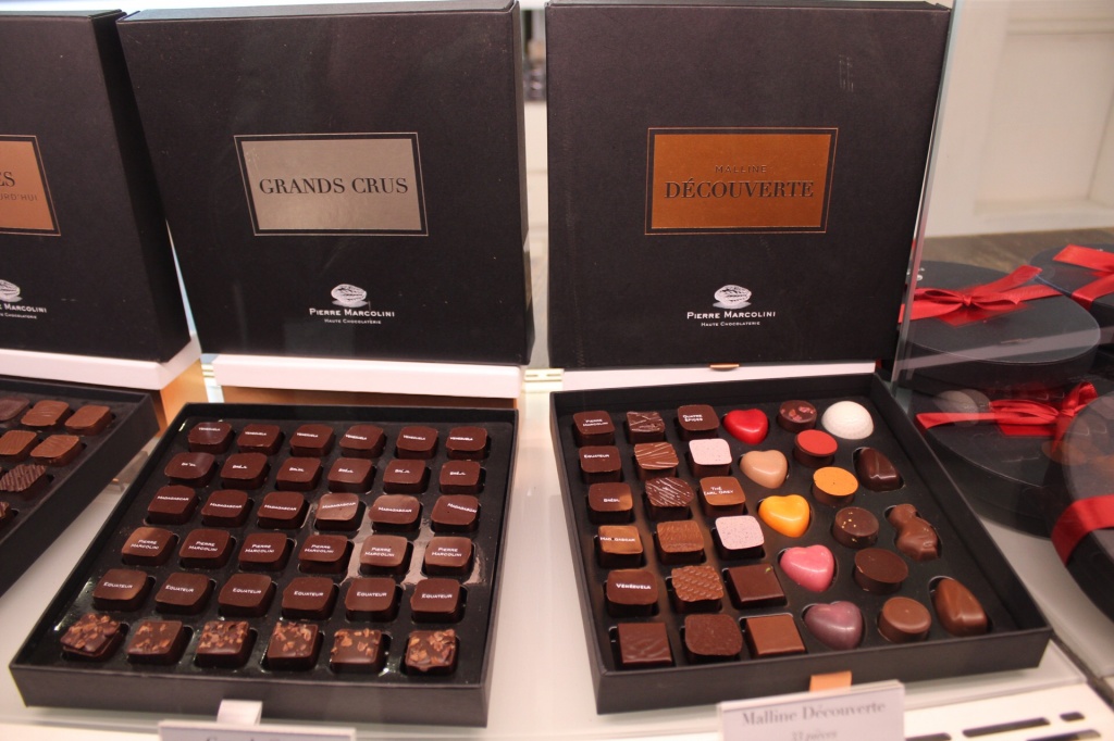 Chocolates variados em caixas 