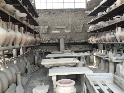 objetos encontrados no sítio arqueológico de Pompeia