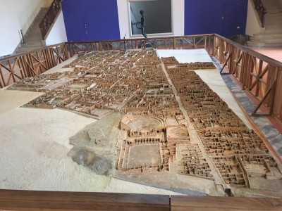 Maquete da antiga cidade de Pompeia, antes do acidente