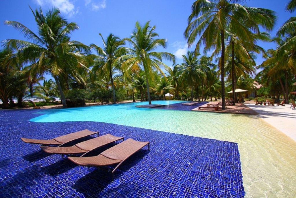 365932_897013_piscina_borda_infitnita_frente_ao_mar_pousada_camurim_grande