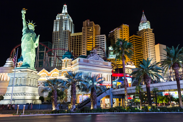 Foto de Vista Do Paris Las Vegas Hotel E Casino Em Las Vegas Eua e mais  fotos de stock de Las Vegas - iStock