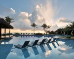 Zorah Beach Hotel: sofisticação e privacidade no litoral do Ceará piscina-vistar-mar-gazebis-espreguicadeiras
