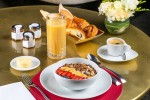 Hotel Le Burgundy Paris oferece fim de semana apaixonante para casais h-burgundy-paris-brkfst-no-bar-le-charles