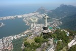 Brasil ganha posição de destaque no turismo mundial em 2025 Christ the Redeemer perched on top of the Corcovado Mountain