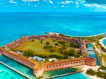 Dry Tortugas: história e beleza natural nas Florida Keys monroe-dry-tortugas-national-park-fort-jefferson-aerial-2019-scott-barnett-1280x1280