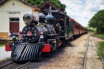 Maria Fumaça volta a circular entre São João del-Rei e Tiradentes Tiradentes train station with the old locomotive waiting to go