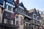 Conheça as locações do filme Cruella na Inglaterra Liberty house 1875, London