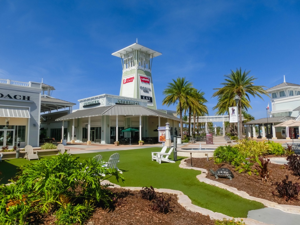 Tampa Premium Outlets. Foto por iStock / Marina113