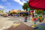Miami abraça diversidade com atrações multiculturais Historic Eighth Street