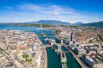 Suíça anuncia fim das restrições para entrada de turistas a partir de maio Aerial view of Leman lake - Geneva city in Switzerland