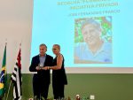 Diretor da Rede dos Sonhos Hotéis Fazenda recebe homenagem José-Fernandes-Franco-recebendo-a-Medalha-Fernando-Costa---AEASP