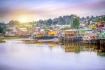 Chiloé: natureza plena e patrimônios da humanidade Palafitos in Castro