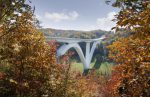 Conheça estradas americanas com vistas imbatíveis The double-arched Natchez Trace Parkway Bridge in Franklin, Tennessee.