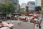Feirinha da Liberdade é atrativo gastronômico na capital paulista Feirinha da Liberdade