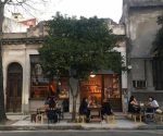 Tradição e novidades mantêm Buenos Aires nas listas de lugares mais legais do mundo Bar em La Chacarita - Divulgação