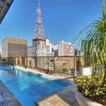 Transamerica Executive Paulista celebra mês das crianças com ingressos para teatro Cobertura vista Avenida Paulista e piscina - Transamerica Executive Paulista