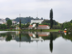 Balneário SPA São Lourenço celebra 90 anos com novos tratamentos e foco em bem-estar integral São Lourenço_Vista da fachada do Balneário SPA São Lourenço e Fonte Vichy_Divulgação