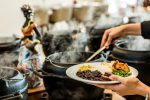 Sábados de julho têm feijoada com samba de raiz no YVÁ Gastronomia unnamed - 2025-07-11T152854.595