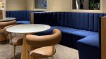 Bar no Wyndham Ibirapuera é espaço para fãs de esporte em São Paulo Ypê Lobby Bar