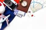 Reino Unido anuncia reajuste na taxa da Autorização Eletrônica de Viagem (ETA) top-view-travel-kit-elements