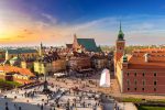 Explore a Varsóvia, a cidade reconstruída de escombros iStock-1462287229