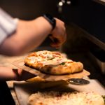 La Biga: a pizza Detroit e a vista para o Moika que viraram parada obrigatória em São Petersburgo bistrô italiano instalado na Gorokhovaya